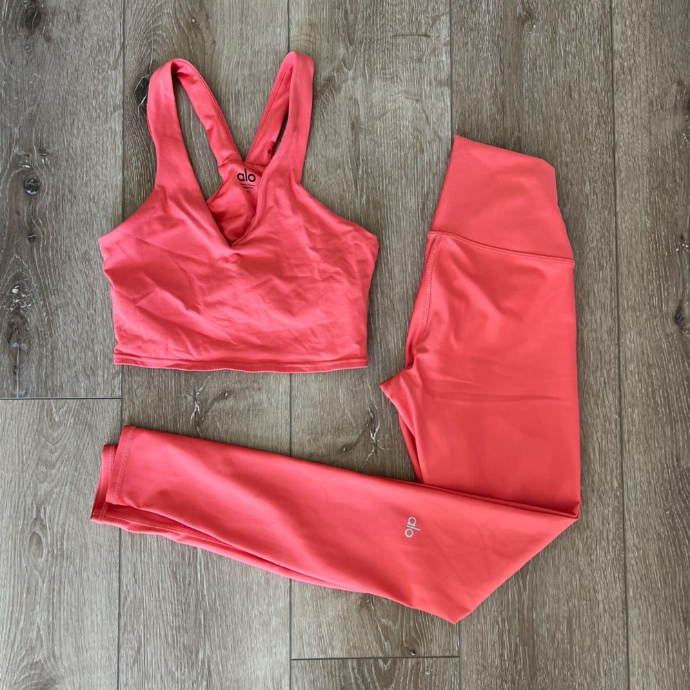 ALO Yoga Pink Leggings and Sports Bra Set sz. XS